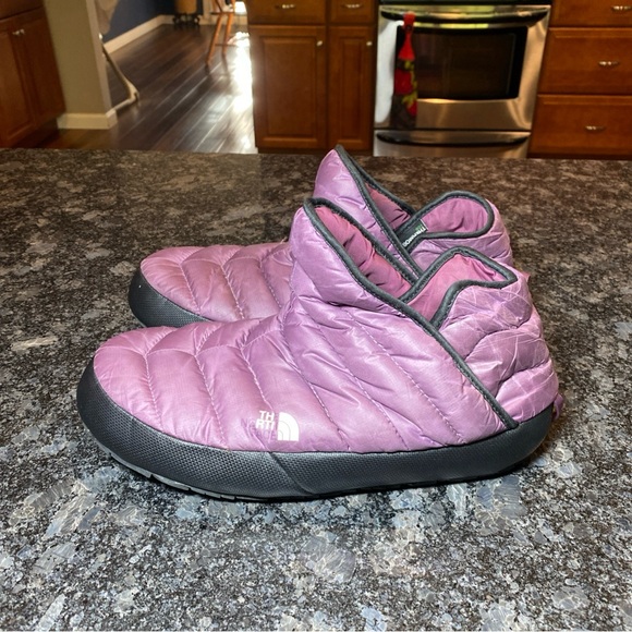 The North Face Thermoball Traction Bootie Slippers Womens 10 41 Shoes Purple - Picture 1 of 10